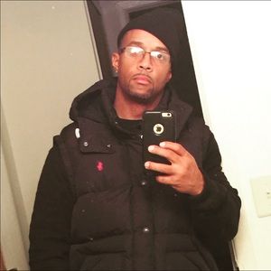 Meet your Posher, Derrick